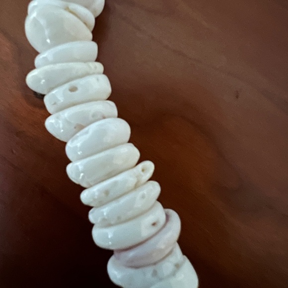 Vintage Hawaiian Puka Shell Necklace. - Picture 5 of 10